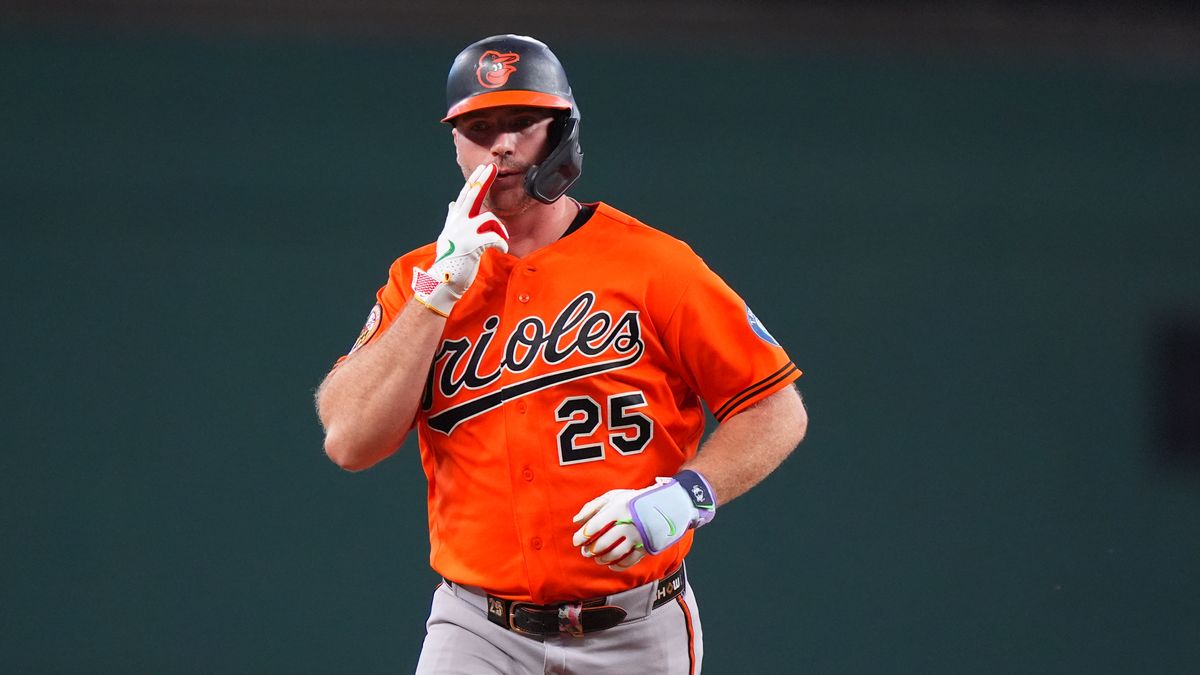 Pete Alonso has his first two-homer game with the Orioles in a 10-5 win over the Rangers