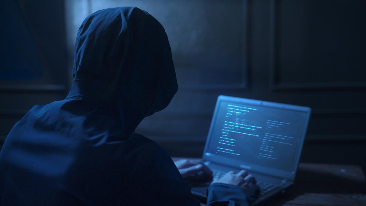 Atenție la escroci! O femeie a pierdut aproape 69.000 de lei după ce a fost contactată de falși "polițiști și reprezentanți BNR"