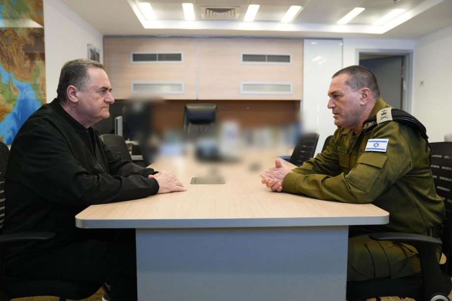 Israeli defense minister backtracks on West Bank commander’s dismissal amid army row