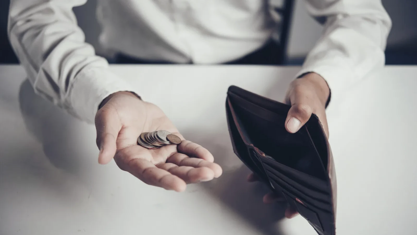 Cum a ajuns România în topul țărilor cu oameni care au bani și își permit traiul dorit, deși buzunarele sunt goale