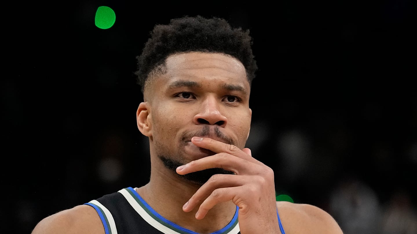 Suns should be terrified as new team enters Giannis race