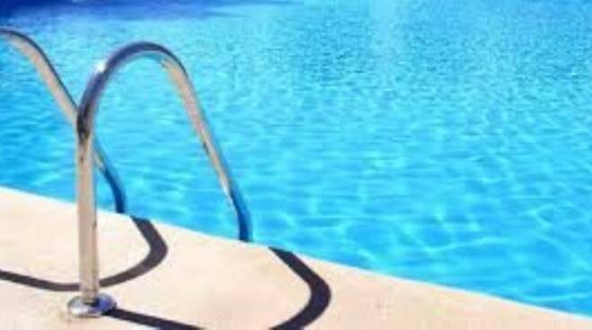Usa il fiume per portare acqua alla piscina, multato residente di Limone
