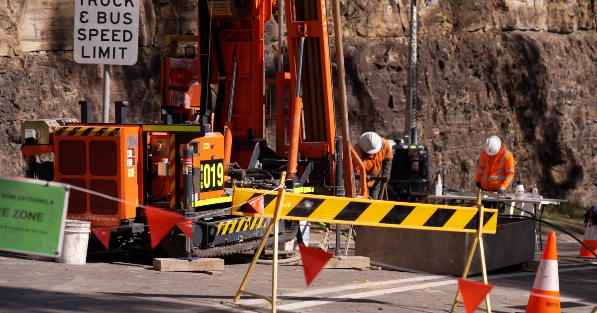 Massive rig arrives to begin Mitchell's Causeway rebuild