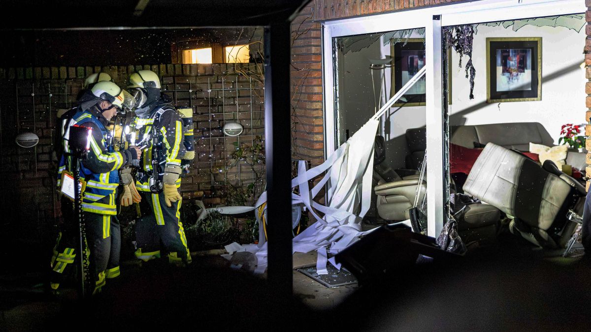 Bochum: Mann bei Explosion in Wohnhaus lebensgefährlich verletzt