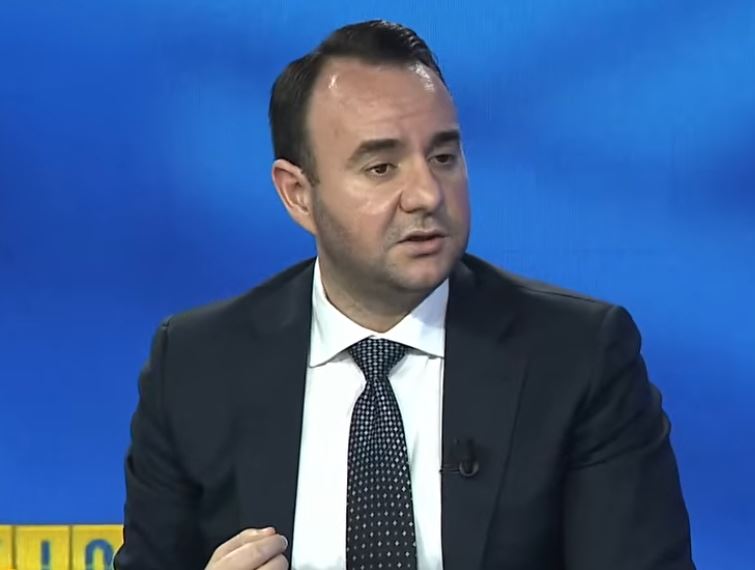 Lirimi i ish-zyrtarëve të Bashkisë së Tiranës, Balliu: U liruan hajdutët që të krijojnë hapësirë për ata që parkojnë dysh