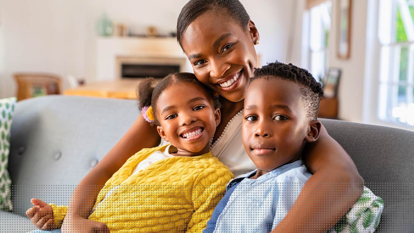 You Can Usually Tell Your Kid Thinks You're A Great Parent By 6 Things They Feel Comfortable Doing Around You