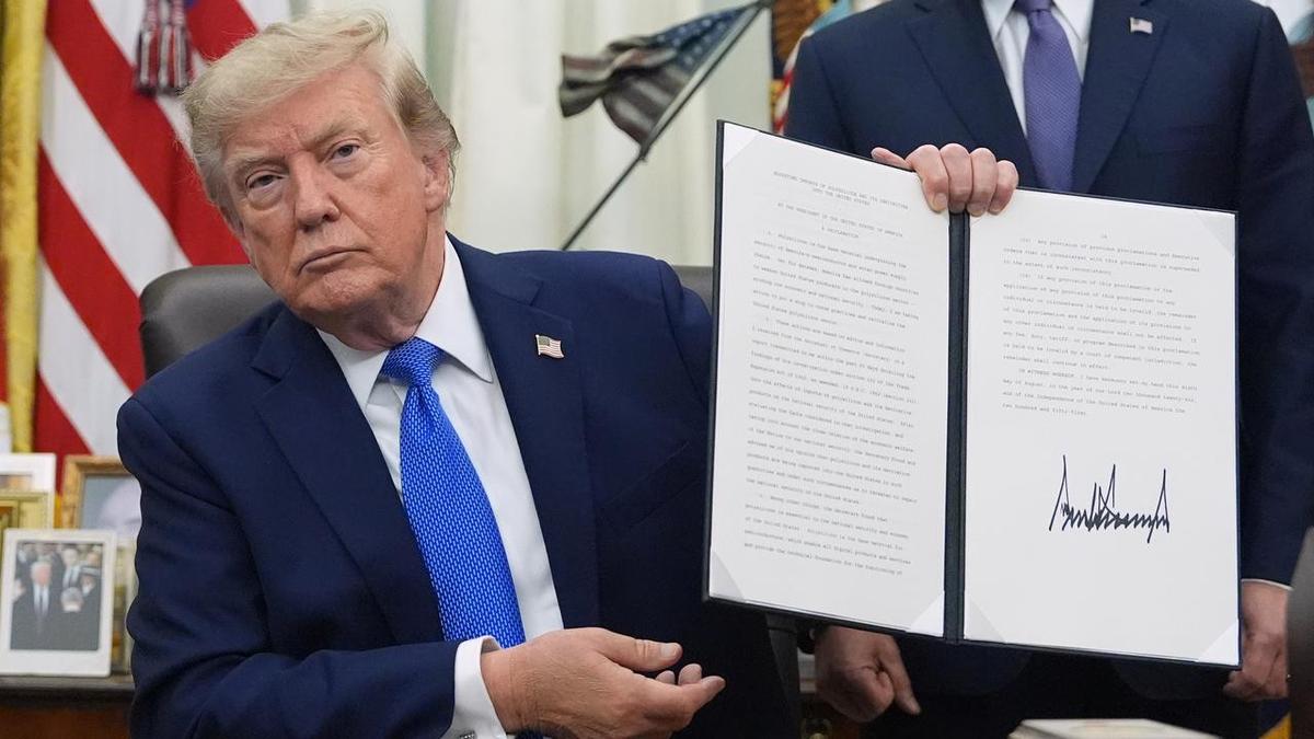 Trump signs orders to limit US birthright citizenship