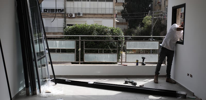 אחרי שנתיים של מסלול מקרטע: השיפוצניקים יוכלו להביא לארץ 2,000 פועלים זרים בהליך מהיר