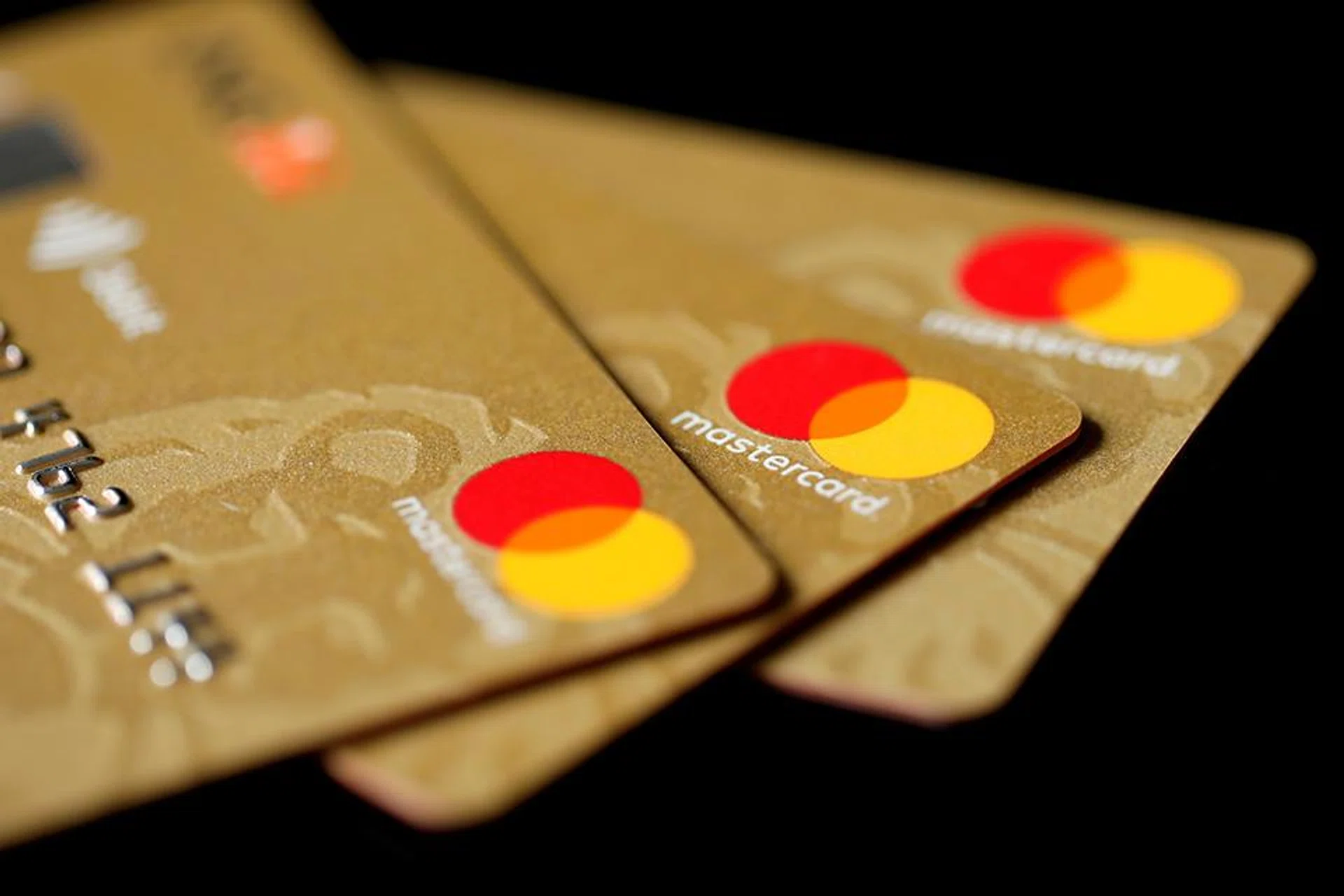 Mastercard profit beats estimates on sustained consumer spending