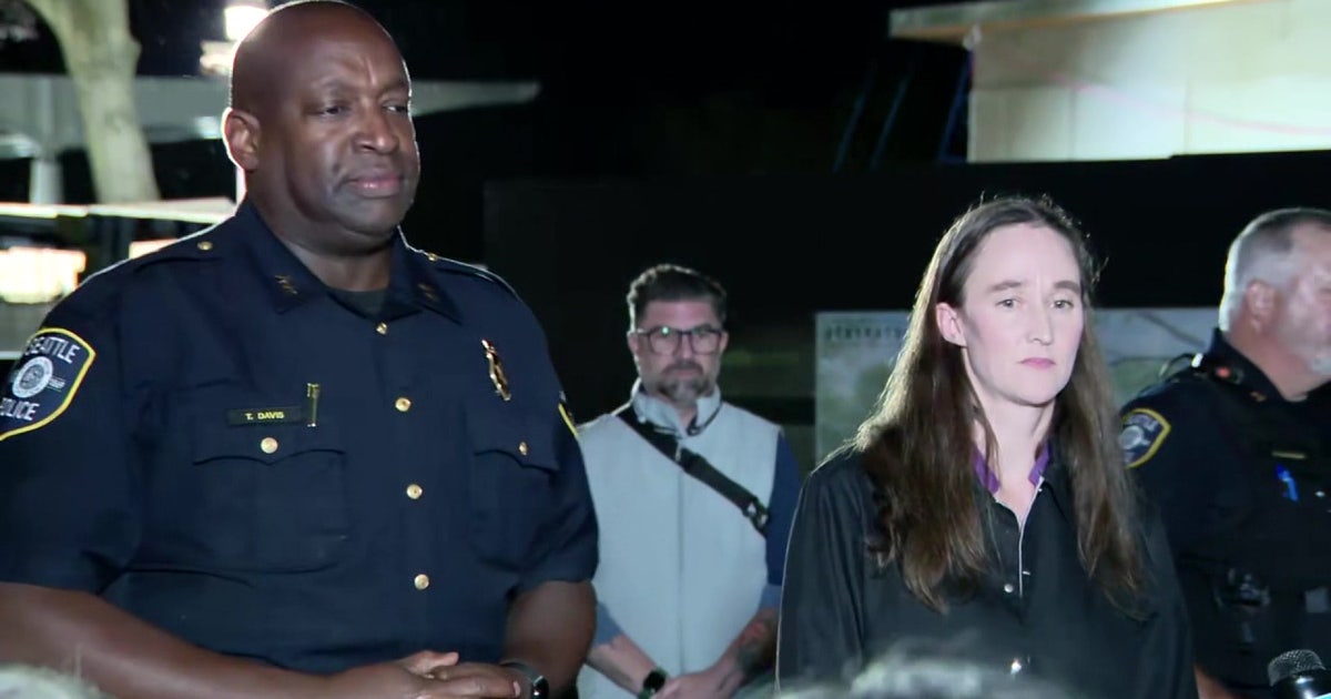 Why did it take hours for a press conference on the Bite of Seattle shooting?