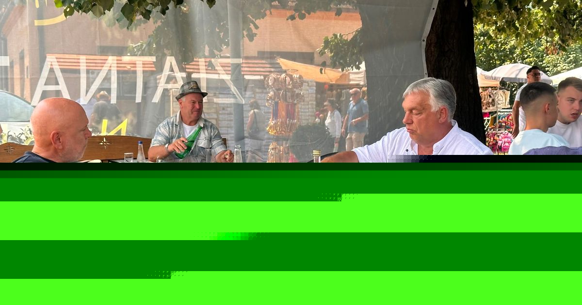Viktor Orban relaxes in Guca Trumpet Festival atmosphere in western Serbia