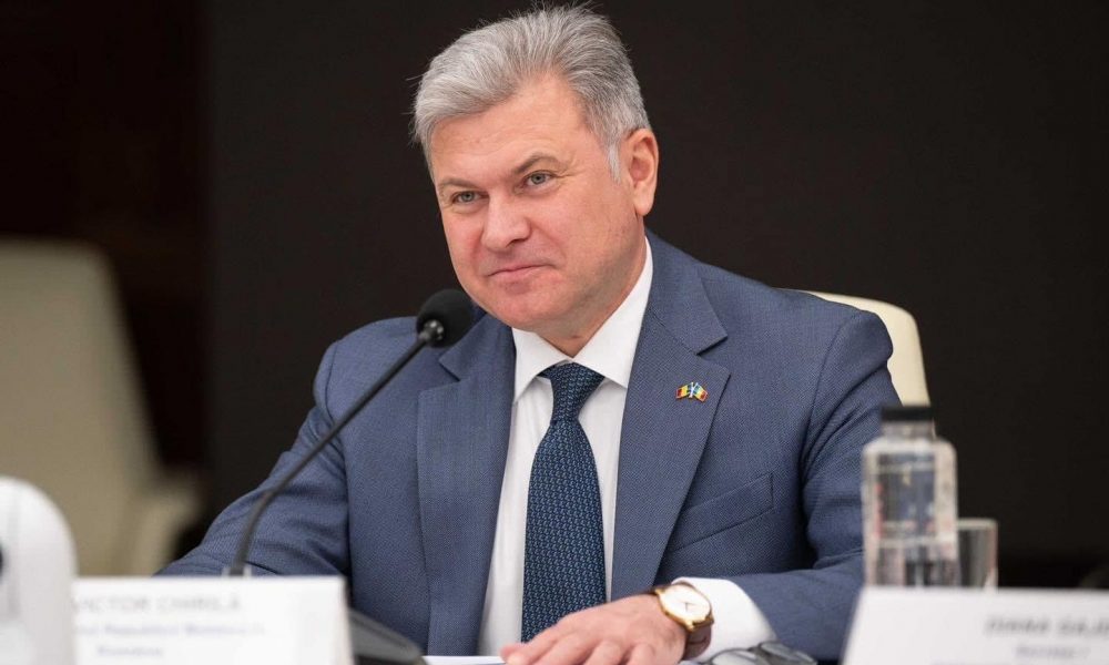 Ambasadorul R. Moldova în România își încheie mandatul: “Las o temelie solidă pentru a reuni statele noastre în UE”; Victor Chirilă va fi ambasador la Kiev