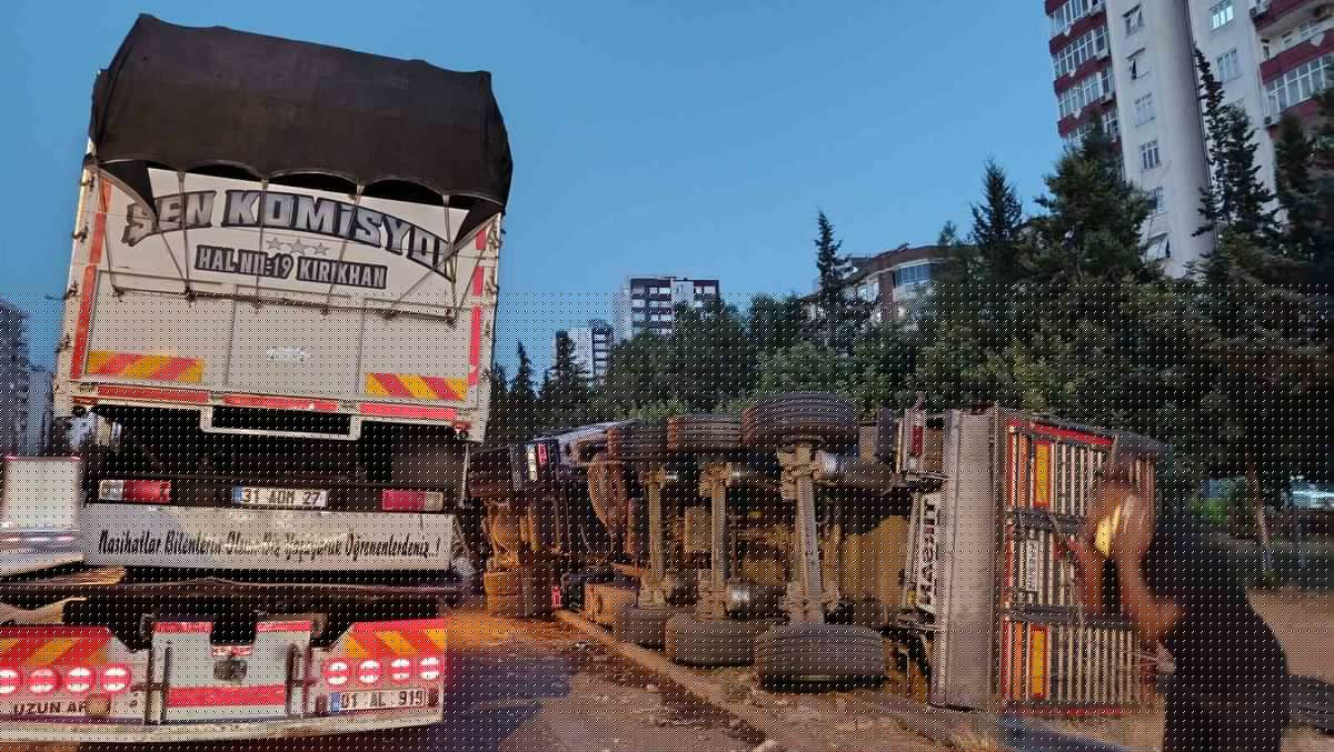 Adana'da Zincirleme Trafik Kazası: 3 Yaralı
