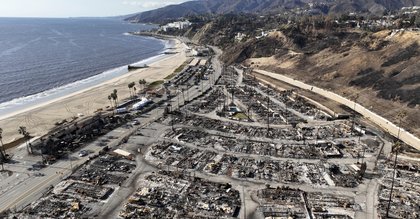 Trump issues order to speed up LA wildfire rebuilding