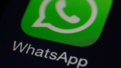 Meta va taxa dezvoltatorii pentru chatboții AI pe WhatsApp în Italia