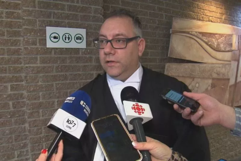Un avocat accusé de sollicitation de services sexuels