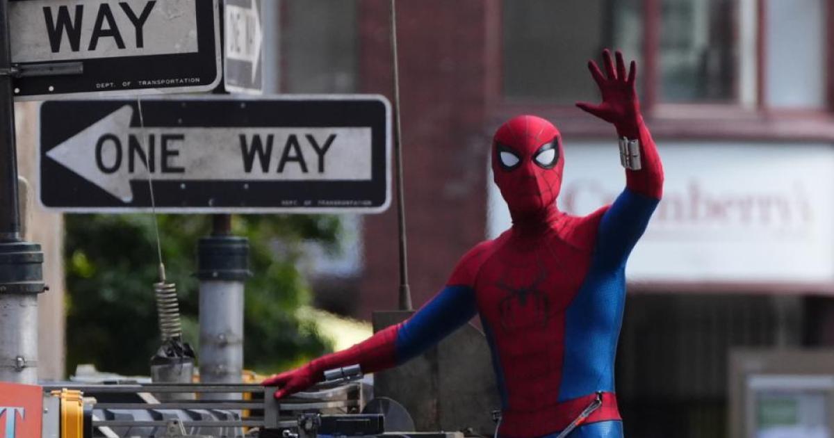 Spider-Man star Tom Holland apologises after 'causing traffic' in Glasgow