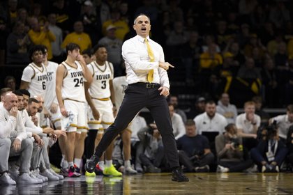 Photos: Iowa men’s basketball defeats Southern California