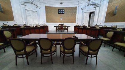 #PoliticaLavoro #Castellammare - L'ombra lunga della camorra torna sul Comune