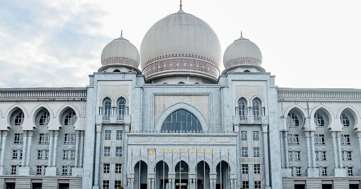Indonesian mum withdraws suit as teenage son expected to get citizenship