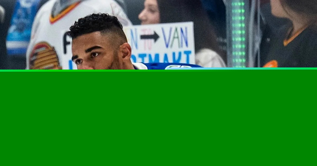 Evander Kane stirs up controversy despite still being unsigned.