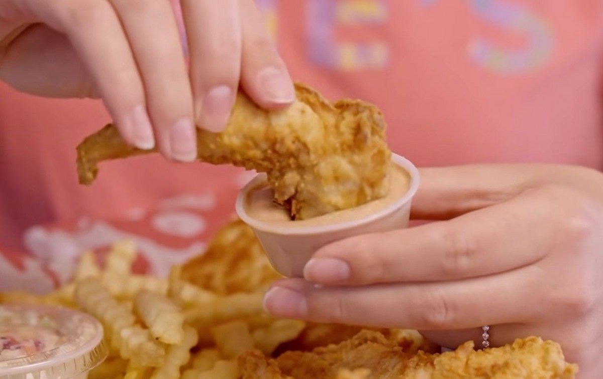 Raising Cane's Brings Famous Chicken Fingers To Seattle
