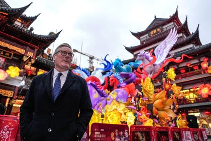 Trump Warns UK Over China Deal