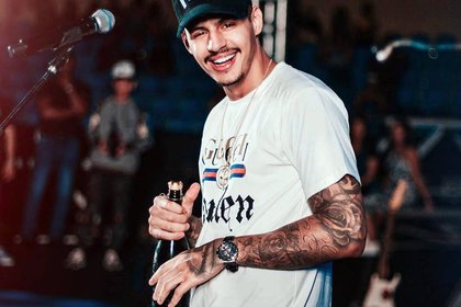 Rapper Hungria ligou para a irmã pedindo ajuda: 'Muito gosto de gasolina na boca'