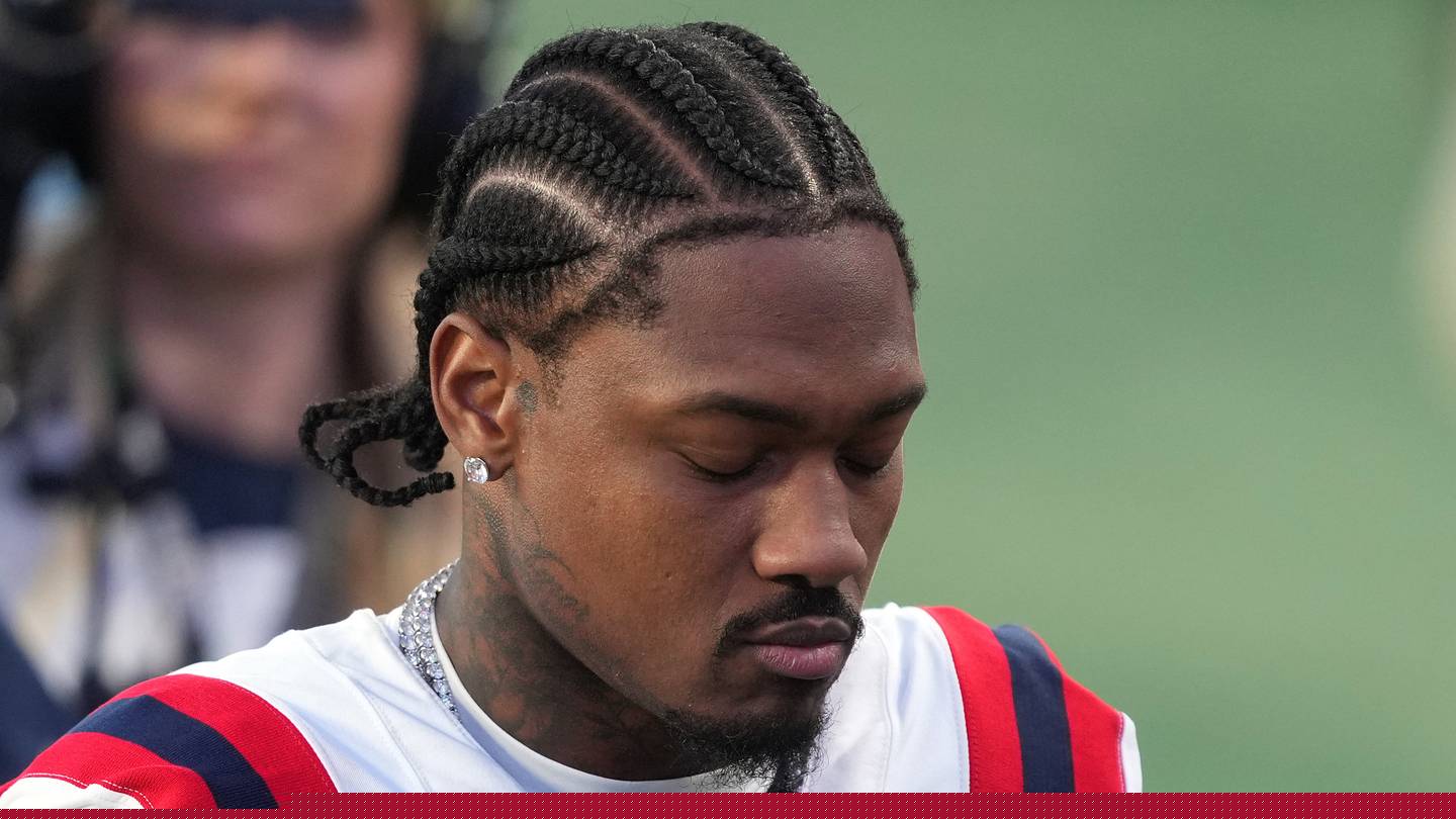 Commanders cannot let training camp hype cloud the Stefon Diggs decision