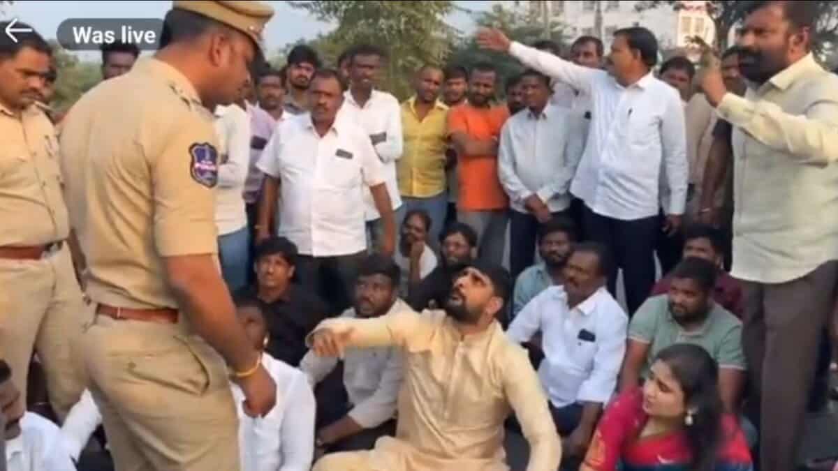 Medaram Jatara: BRS MLA Padi Kaushik Reddy clashes with police