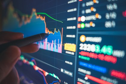 Stock Market Today: Dow Hits Record as Broader Market Rallies Despite Soft Confidence