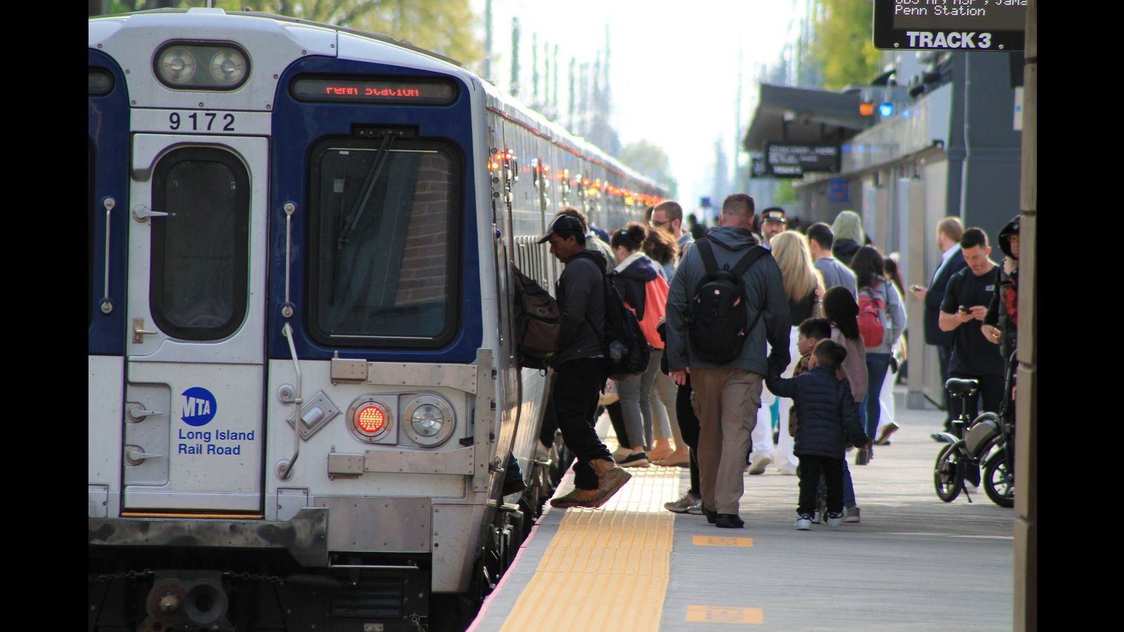 Long Island Rail Road union defied 99 percent of its membership to cancel strike