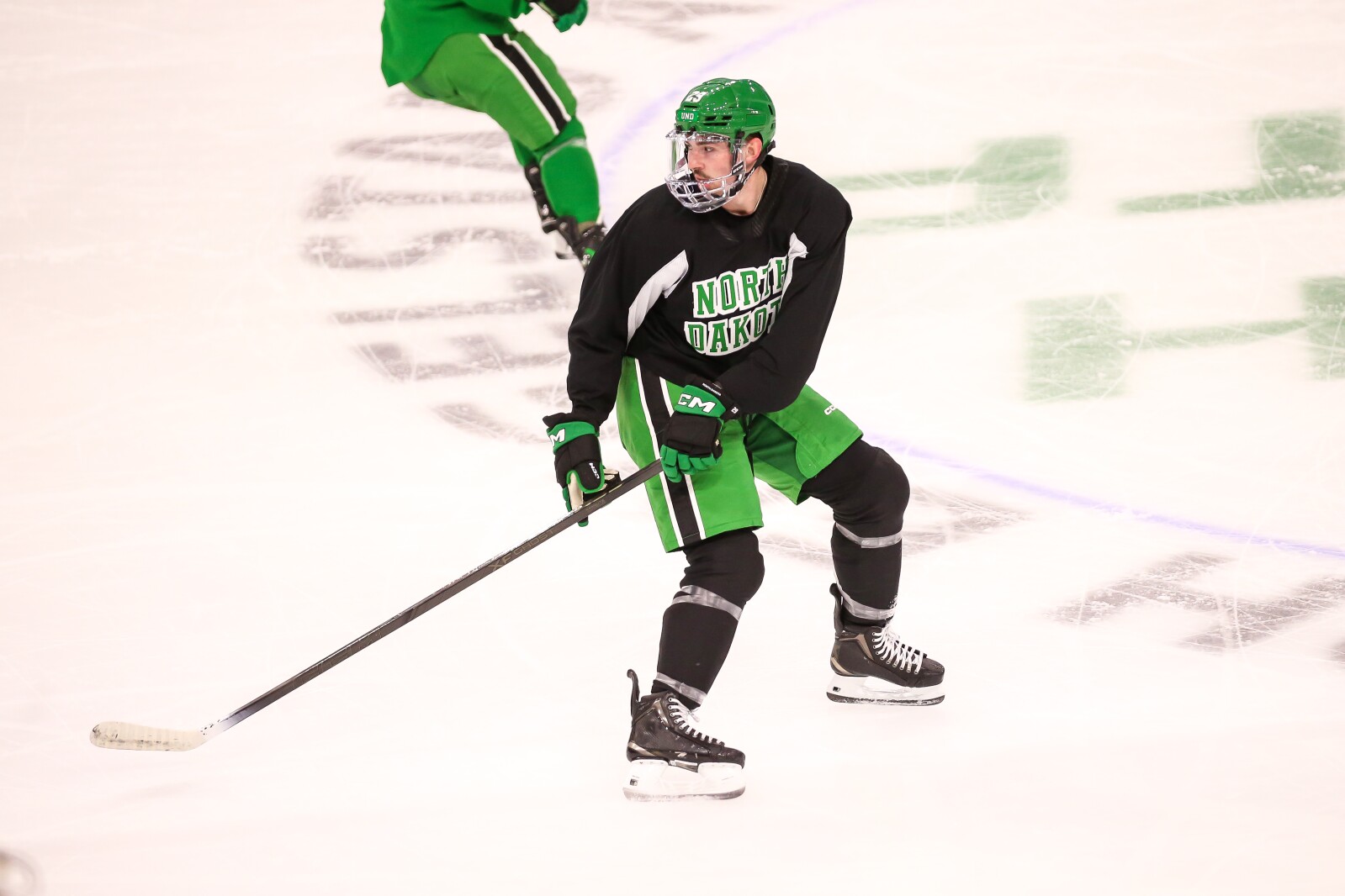 Fans get first look at UND during preseason scrimmage