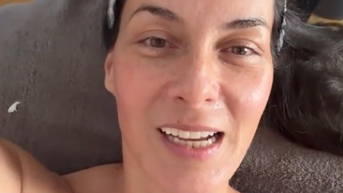 NAJLEPŠA SRPSKA VODITELJKA POKAZALA LICE BEZ TRUNKE ŠMINKE Marija Kilibarda zumira svaki detalj, neće da ulepšava stvarnost: "Tretman mi je preko potreban" (FOTO)