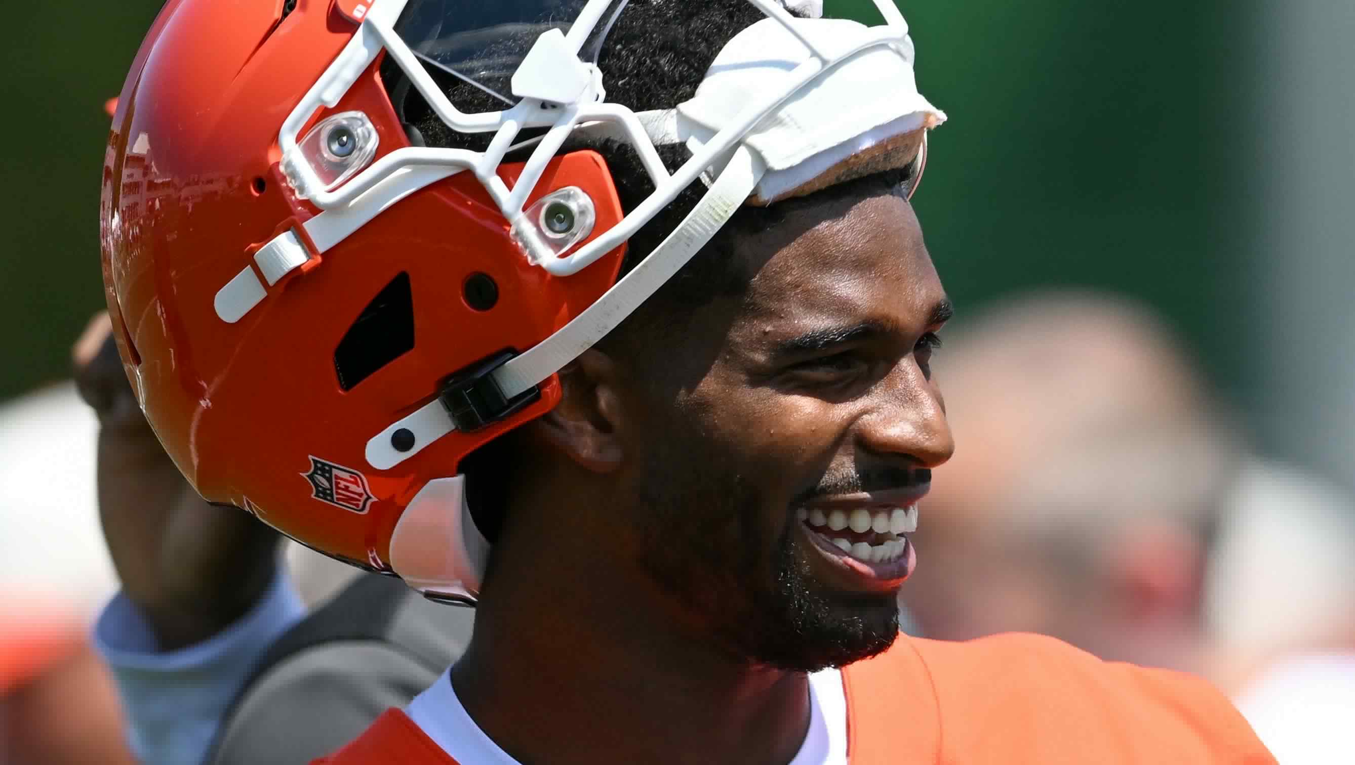 Browns Make First QB Decision Between Shedeur Sanders, Deshaun Watson