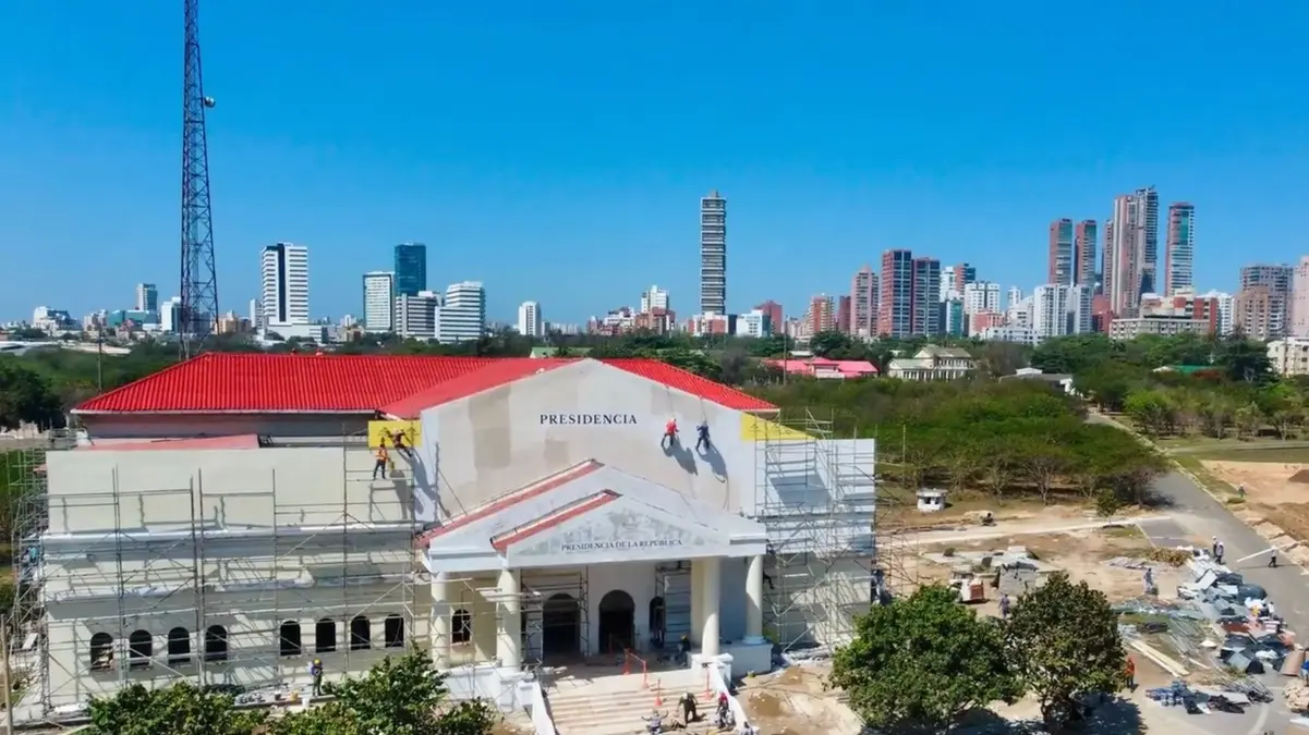 Colombian Far-Right Leader To Wield Power From a Banana Republic-Style Mansion