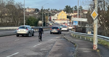 Dijon. Accusé d’emprunter la voie de bus, il évoque une usurpation de plaque