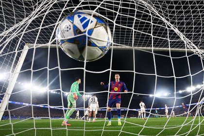 Champions League: Οι 16 ομάδες που πέρασαν στα playoffs και οι διασταυρώσεις
