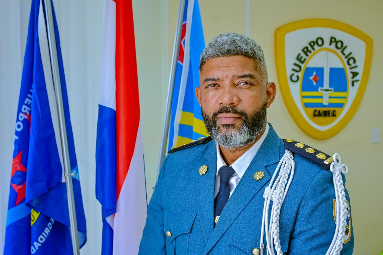 Altocomisario Arnhem: E caso di tiramento a shock comunidad y Cuerpo Policial tambe