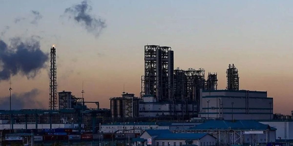 Another problem for Putin, refinery in Siberia stops work after Ukrainian airstrike