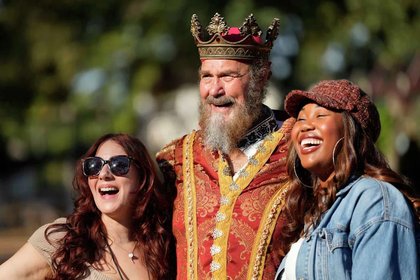 Texas Renaissance Festival returns for 51st year after court-ordered sale, death of 'King George'