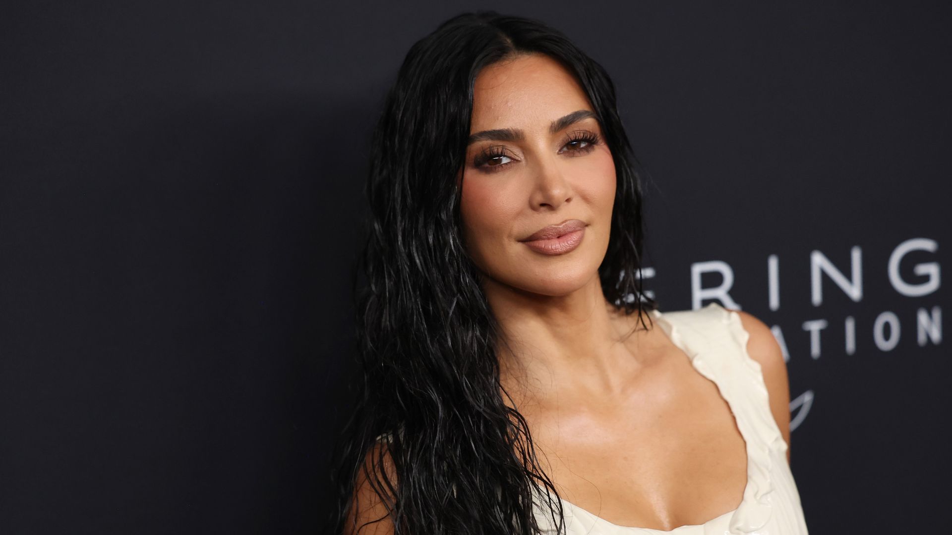 Comment on Kim Kardashian Stuns With Pixie Cut [PICS] by 金·卡戴珊（Kim Kardashian | ARCH雅趣