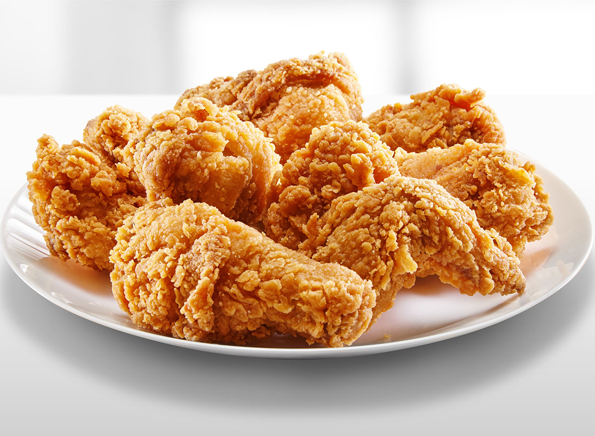 6 Chain Restaurants With the Best Fried Chicken Platters, According to Diners