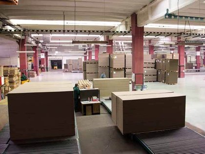 Gigantul american International Paper, care deţine două fabrici de hârtie şi ambajale în Braşov, a decis să se divizeze în două companii, după ce a cumpărat rivalul britanic DS Smith pentru 7,22 mld. dolari
