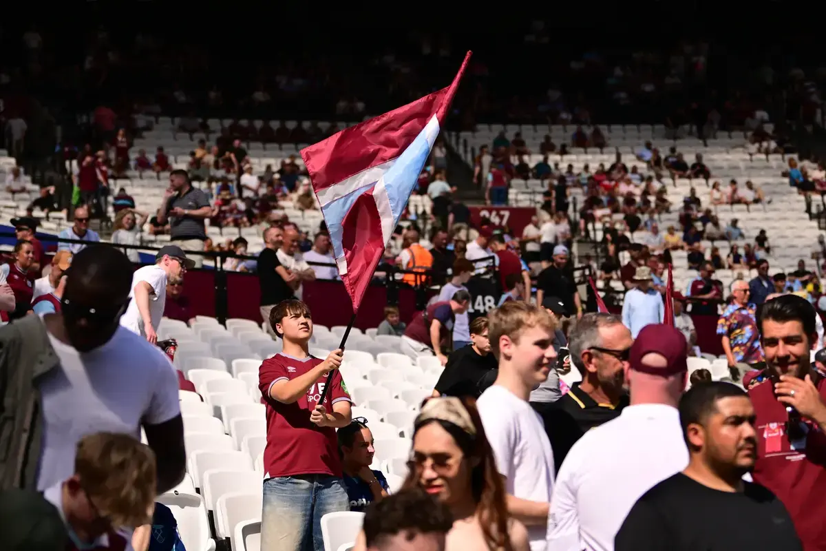 Two English clubs join pursuit of West Ham striker as loan exit awaits