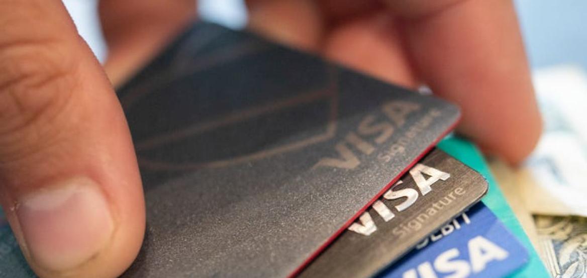 Visa: Αυξημένα κέρδη τριμήνου χάρη στις ανθεκτικές καταναλωτικές δαπάνες