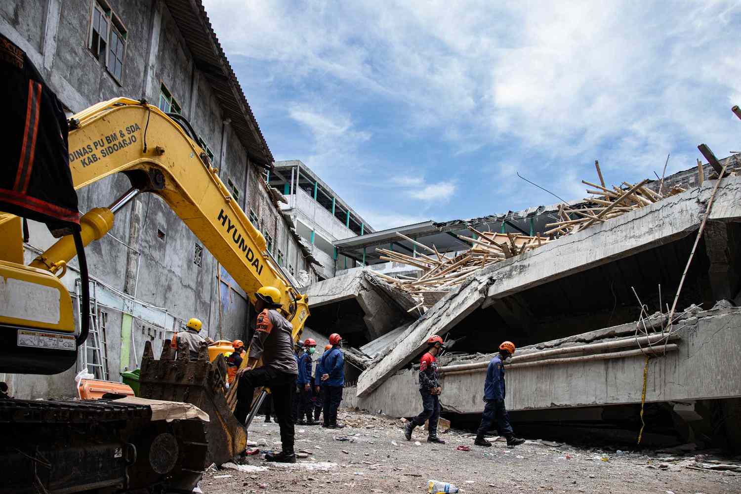 Mom Says It ‘Seems Impossible’ That Her Son Will Be Found Alive After Boarding School Collapse as Death Toll Keeps Rising