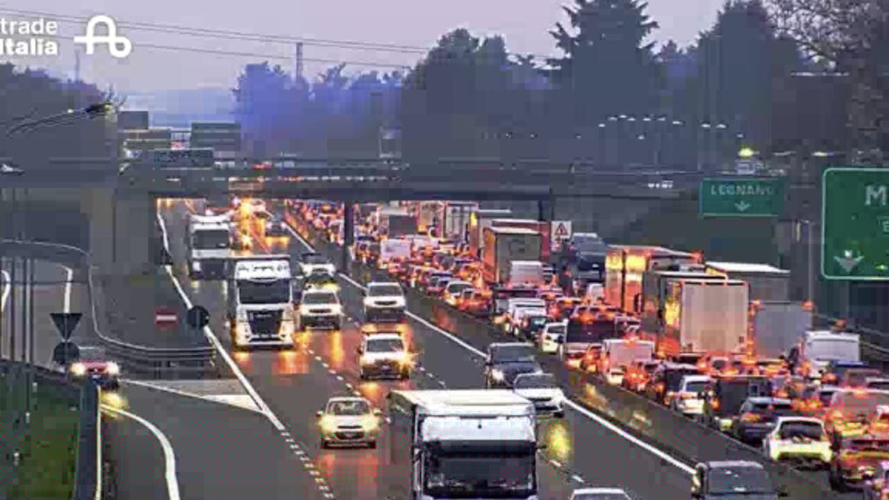 Chiuso per una notte un tratto dell'autostrada A8
