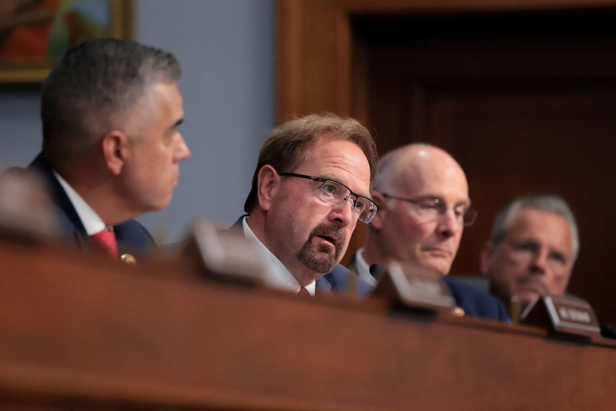 GOP leaders privately push embattled Rep. Chuck Edwards to abandon reelection bid