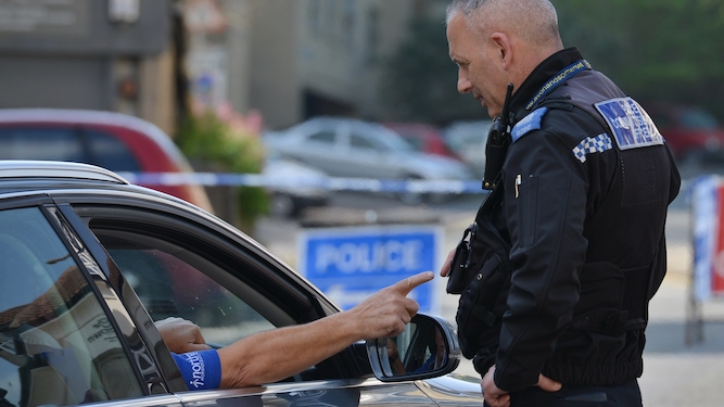 How to make matters worse if pulled over by police: A guide for knobhead drivers